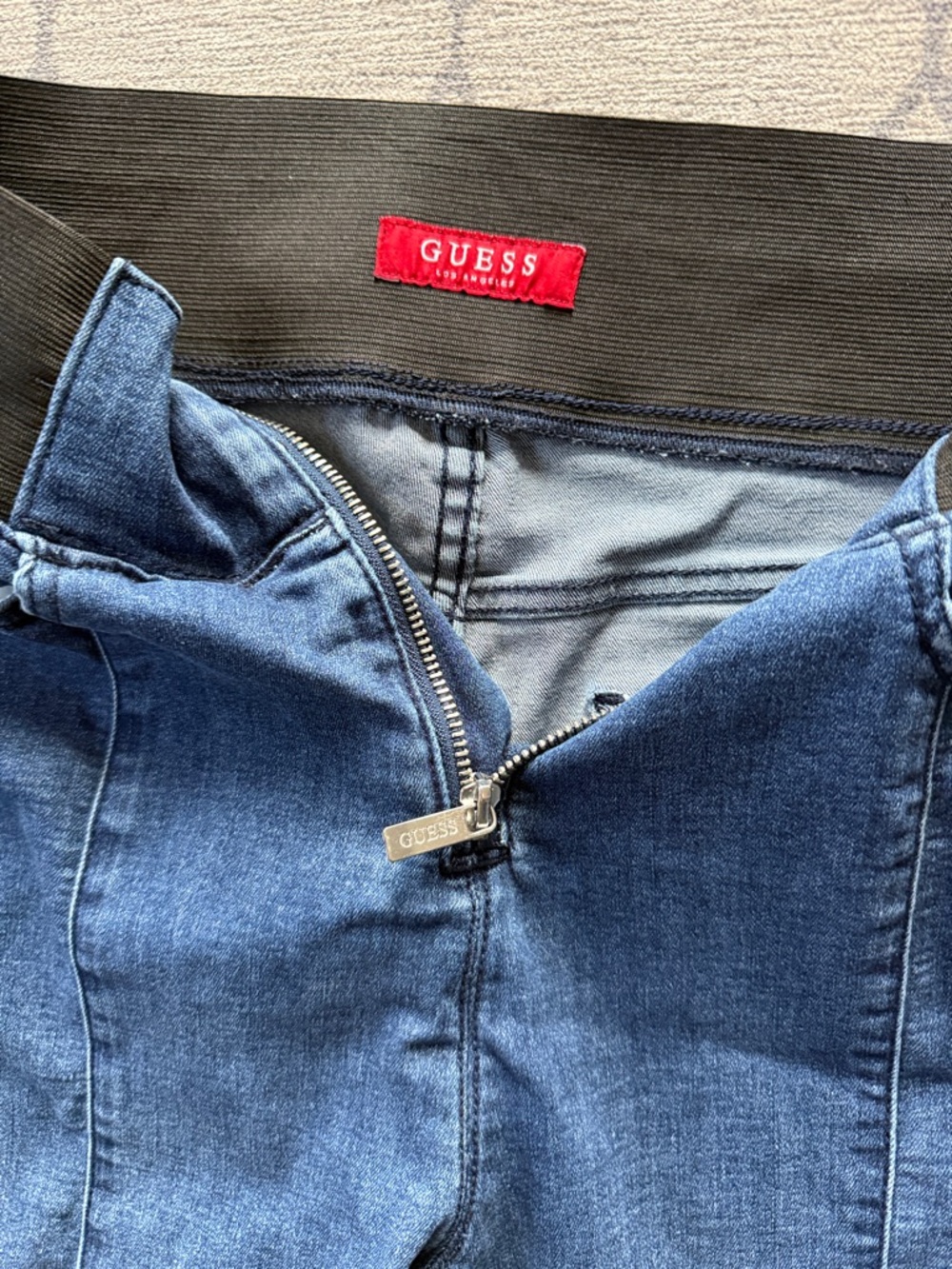 Guess Blue Denim Jeans with Red Logo Tag elastic waist leggings